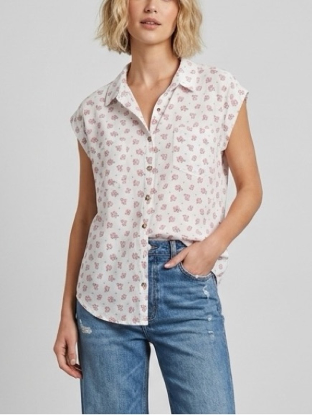 Jachs New York Girlfriend Floral Rayon Short Sleeve Button Up Blouse